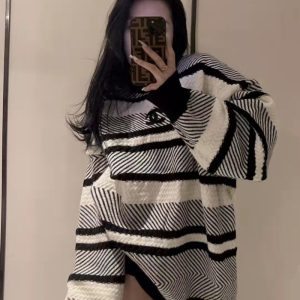Chanel Replica Clothing Gross Weight: 0.8kg Material: Cotton Material: Cotton Style: Vintage Pattern: Stripe Type: Pullover Main Fabric Composition: Cotton