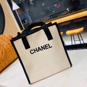 Chanel Replica Bags/Hand Bags Texture: Canvas Type: Small Square Bag Type: Small Square Bag Popular Elements: Letter Style: Fashion Closed: Zipper