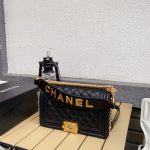 Chanel Replica Bolsos/Bolsos Textura: Piel de oveja Tipo: Small Square Bag Tipo: Pequeño bolso cuadrado Elementos populares: Cadena Estilo: Moda Cerrado: Tipo de Cubierta de Paquete