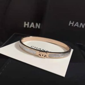 Chanel Replica Jewelry Material Type: Titanium Steel Pattern: Other Pattern: Other Style: Sweet Gender: Female Mosaic Material: Not Inlaid