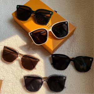 Chanel Replica Sunglasses For People: Female Lens Material: Resin Lens Material: Resin Frame Shape: Square Frame Material: Sheet Metal Functional Use: Polarized Light
