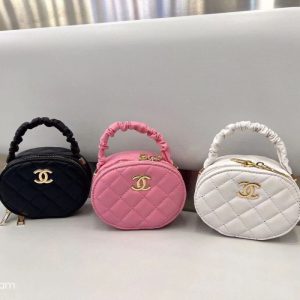 Chanel Replica Bags/Hand Bags Texture: PU Type: Bucket Bag Type: Bucket Bag Popular Elements: Splicing Style: Fashion Closed: Zipper
