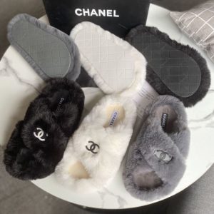 Chanel Replica Shoes/Sneakers/Sleepers Upper Material: Rabbit Fur Heel Height: Low Heel (1Cm-3Cm) Heel Height: Low Heel (1Cm-3Cm) Sole Material: Rubber Style: Sweet Listing Season: Spring 2022 Craftsmanship: Glued
