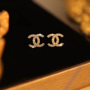 Chanel Replica Jewelry Piercing Material: 925 Silver Mosaic Material: Natural Zircon Mosaic Material: Natural Zircon Type: Ear Studs Pattern: Plant Flower Style: Japan And South Korea Craft: Inlaid Gold
