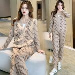 Chanel Replica Clothing Popular Elements: Button Type: Pants Suit Type: Pants Suit Sleeve Length: Long Sleeves Fabric Material: Chemical Fiber/Viscose Fiber Ingredient Content: 31% (Inclusive)¡ª50% (Inclusive) Suitable Age: Young And Middle-Aged (26-40 Years Old)