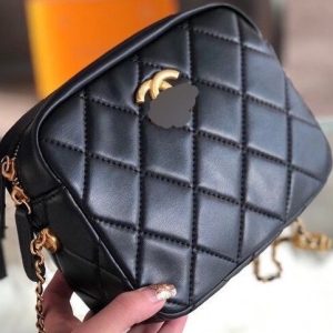 Chanel Replica Bags/Hand Bags Texture: PU Type: Small Round Bag Type: Small Round Bag Popular Elements: Lingge Style: Vintage Closed: Magnetic Buckle Suitable Age: Youth (18-25 Years Old)