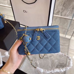 Chanel Replica Bags/Hand Bags Texture: Denim Type: Small Square Bag Type: Small Square Bag Popular Elements: Chain Style: Fashion Closed: Zipper