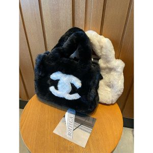 Chanel Replica Bags/Hand Bags Texture: Rabbit Fur Type: Tote Type: Tote Popular Elements: Splicing Style: Fashion Closed: Magnetic Buckle