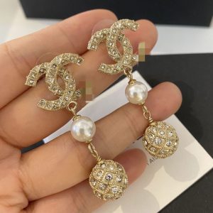Chanel Replica Jewelry Piercing Material: Copper Mosaic Material: Rhinestones Mosaic Material: Rhinestones Style: Light Luxury Craft: Inlaid Gold