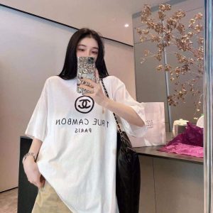 Chanel Replica Clothing Fabric Material: Cotton/Cotton Ingredient Content: 100% Ingredient Content: 100% Popular Elements: Printing Clothing Version: Loose Style: Simple Commute / Minimalist Length/Sleeve Length: Mid-Length/Short-Sleeved