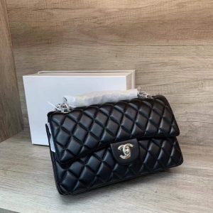 Chanel Replica Bags/Hand Bags Texture: Sheepskin Type: Small Square Bag Type: Small Square Bag Popular Elements: Lingge Style: Fashion Closed: Package Cover Type