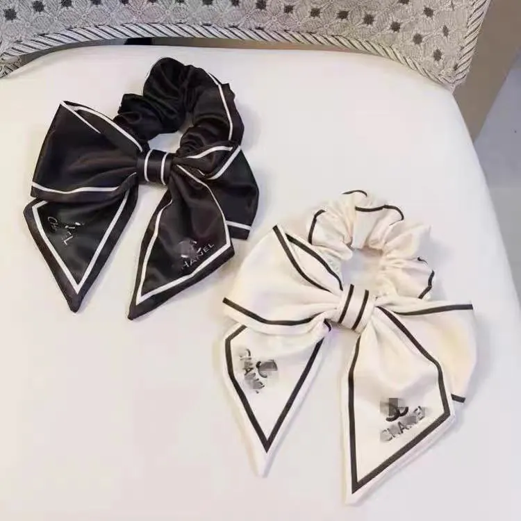 Réplique de bijoux Chanel Matière : Polyester (fibre de polyester)