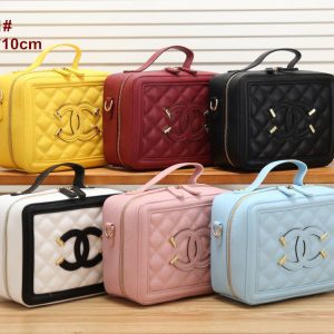 Chanel Replica Bags/Hand Bags Texture: PU Type: Small Square Bag Type: Small Square Bag Popular Elements: Printing Style: Fashion Closed: Zipper