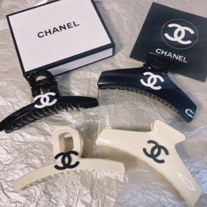 Chanel Replica Jewelry Material: Resin Mosaic Material: Not Inlaid Mosaic Material: Not Inlaid For People: Female Pattern Element: Other