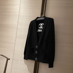 Chanel Replica Clothing Fabric Material: Other/Other Ingredient Content: 91% (Inclusive)¡ª95% (Inclusive) Ingredient Content: 91% (Inclusive)¡ª95% (Inclusive) Popular Elements / Process: Zipper Clothing Version: Slim Fit Way Of Dressing: Pullover Length/Sleeve Length: Mid-Length/Long-Sleeve