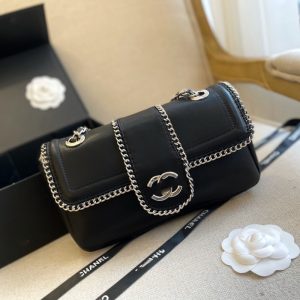 Chanel Replica Bags/Hand Bags Texture: Microfiber Synthetic Leather Type: Small Square Bag Type: Small Square Bag Popular Elements: Chain Style: Fashion Closed: Magnetic Buckle