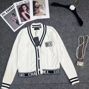 Chanel Replica Clothing Fabric Material: Other/Other Ingredient Content: 30% And Below Ingredient Content: 30% And Below Main Style: Sweet And Fresh Clothing Version: Straight Way Of Dressing: Cardigan Length/Sleeve Length: Regular/Short Sleeve