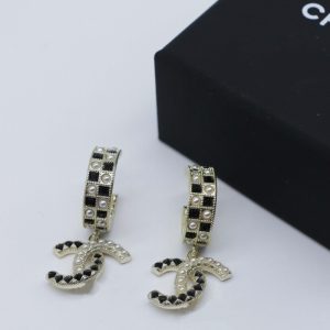 Chanel Replica Jewelry Gross Weight: 0.035kg Style: Chic Style: Chic Material: Silver Processing Technology: Inlaid Pearls Brand: Chanel Production Code: C04