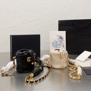 Chanel Replica Bags/Hand Bags Texture: Microfiber Synthetic Leather Type: Bucket Bag Type: Bucket Bag Popular Elements: Chain Closed: Drawstring