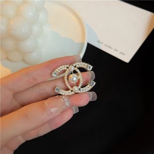 Chanel Replica Jewelry Material Type: Mother-Of-Pearl Mosaic Material: Alloy Mosaic Material: Alloy Pattern: Other Style: Luxurious For People: Universal