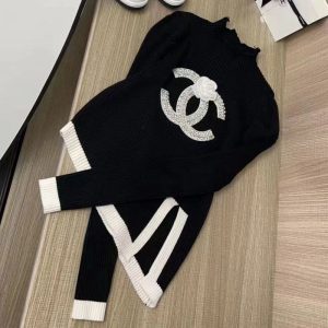 Chanel Replica Clothing Fabric Material: Other/Cashmere Ingredient Content: 31% (Inclusive)¡ª50% (Inclusive) Ingredient Content: 31% (Inclusive)¡ª50% (Inclusive) Main Style: Temperament Lady Popular Elements / Process: Solid Color Clothing Version: Slim Fit Way Of Dressing: Pullover