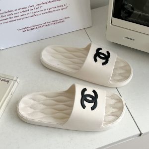 Chanel Replica Shoes/Sneakers/Sleepers Upper Material: PVC Heel Height: Low Heel (1Cm-3Cm) Heel Height: Low Heel (1Cm-3Cm) Sole Material: Pvc Style: Korean Version Listing Season: Summer 2022 Craftsmanship: Injection