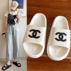 Chanel Replica Shoes/Sneakers/Sleepers Upper Material: Pvc Heel Height: Low Heel (1Cm-3Cm) Heel Height: Low Heel (1Cm-3Cm) Sole Material: Pvc Craftsmanship: Injection Insole Material: Pvc Heel Style: Flat