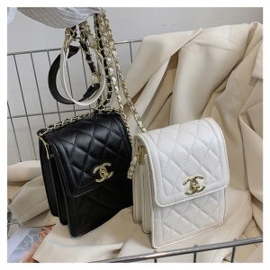 Chanel Replica Bags/Hand Bags Texture: PU Type: Small Square Bag Type: Small Square Bag Popular Elements: Chain Style: Fashion Closed: Magnetic Buckle