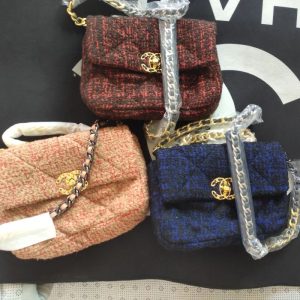 Chanel Replica Bags/Hand Bags Brand: Chanel Texture: Woolen Texture: Woolen Type: Small Square Bag Popular Elements: Bow Tie Style: Europe And America Closed: Lock