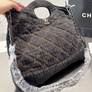 Chanel Replica Bags/Hand Bags Texture: Denim Type: Tote Type: Tote Popular Elements: Lingge Style: Fashion Closed: Lock