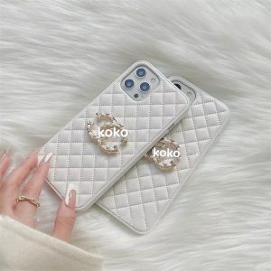 Chanel Replica Iphone Case Applicable Brands: Apple/ Apple Protective Cover Texture: Imitation Leather Protective Cover Texture: Imitation Leather Type: All-Inclusive Popular Elements: Custom