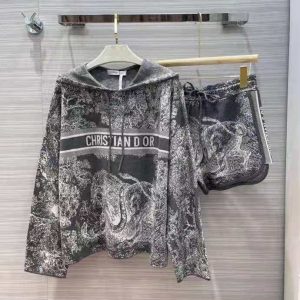 Dior Replica Clothing Style: Simple Commuting/Korean Version Popular Elements: Printing Popular Elements: Printing Type: Pants Suit Sleeve Length: Long Sleeves Fabric Material: Cotton/Cotton Ingredient Content: 31% (Inclusive)¡ª50% (Inclusive)