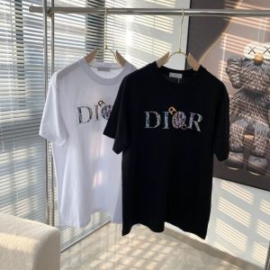 Dior Replica Clothing Brand: Dior Fabric Material: Cotton/Cotton Fabric Material: Cotton/Cotton Ingredient Content: 100% Collar: Crew Neck Version: Conventional Sleeve Length: Short Sleeve