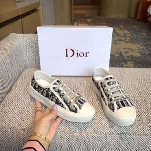 Dior Replica Shoes/Sneakers/Sleepers Brand: Dior Upper Material: The First Layer Of Cowhide (Except Cow Suede) Upper Material: The First Layer Of Cowhide (Except Cow Suede) Sole Material: Rubber Pattern: Plaid Closed: Elastic Band Style: Street