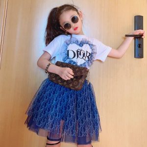Dior Replica Child Clothing Brand: Dior Fabric Material: Lace/Polyester (Polyester) Fabric Material: Lace/Polyester (Polyester) Ingredient Content: 51% (Inclusive)¡ª70% (Inclusive) Gender: Female Number Of Pieces: Two Piece Set Sleeve Length: Short Sleeve