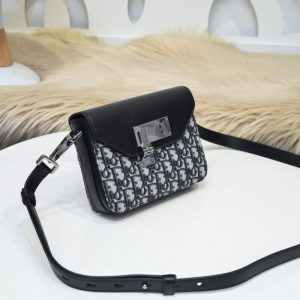 Dior Replica Bags/Hand Bags Texture: Cowhide Style: Vintage Style: Vintage Closed: Package Cover Type
