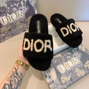 Dior Replica Shoes/Sneakers/Sleepers Brand: Dior Upper Material: Faux Plush Upper Material: Faux Plush Heel Height: Low Heel (1Cm-3Cm) Sole Material: Rubber Style: Simple Craftsmanship: Glued