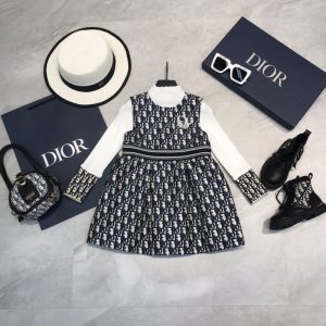 Dior Replica Clothing Pattern: Plaid Number Of Pieces: Two Piece Set Number Of Pieces: Two Piece Set Sleeve Length: Long Sleeves Collar: Strap Skirt Type: A-Line Skirt