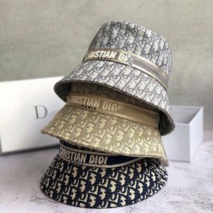 Dior Replica Hats Fabric Commonly Known As: Cotton Type: Basin Hat/Fisherman Hat Type: Basin Hat/Fisherman Hat For People: Couple Design Details: Embroidery Pattern: Letter