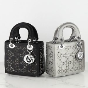 Dior Replica Bags/Hand Bags Type: Diana Bag Popular Elements: Rhinestone Popular Elements: Rhinestone Style: Fashion Closed: Magnetic Buckle Suitable Age: Young And Middle-Aged (26-40 Years Old)