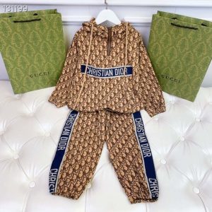 Dior Replica Child Clothing Fabric Material: Cotton/Cotton Ingredient Content: 91% (Inclusive)¡ª95% (Inclusive) Ingredient Content: 91% (Inclusive)¡ª95% (Inclusive) Gender: Universal Number Of Pieces: Two Piece Set Sleeve Length: Long Sleeves Bottom Length: Long