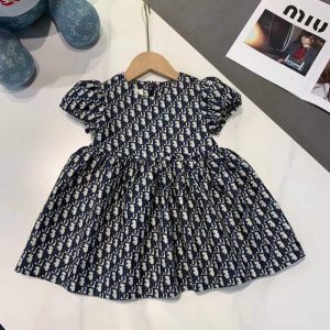 Dior Replica Child Clothing Fabric Material: Cotton/Cotton Ingredient Content: 31% (Inclusive)¡ª50% (Inclusive) Ingredient Content: 31% (Inclusive)¡ª50% (Inclusive) Pattern: Letter Number Of Pieces: Single Sleeve Length: Short Sleeve Collar: Crew Neck