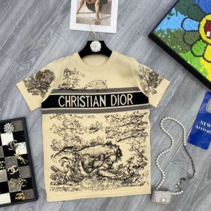 Dior Replica Men Clothing Ingredient Content: 91% (Inclusive) - 95% (Inclusive) Popular Elements: Embroidered Popular Elements: Embroidered Clothing Version: Loose Style: Niche Features/Original Design Length/Sleeve Length: Regular/Short Sleeve Collar: Round Neck