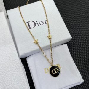 Dior Replica Jewelry Brand: Dior Material Type: Copper Material Type: Copper Mosaic Material: Other Pattern: Plant Flowers Style: European And American Gender: Universal