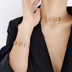 Dior Replica Jewelry Brand: Dior Chain Material: Other Chain Material: Other Whether To Bring A Fall: Belt Pendant Pendant Material: Other Gender: Female