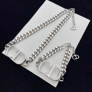 Dior Replica Jewelry Style: Simple Material: Alloy Material: Alloy Style: Unisex Modeling: Alphanumeric Text Chain Style: Cuban Chain Extension Chain: Below 10Cm