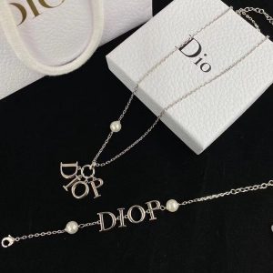 Dior Replica Jewelry Style: Simple Material: Copper Material: Copper Style: Women'S Modeling: Geometric Chain Style: Regular Chain