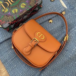 Dior Replica Bags/Hand Bags Material: PU Bag Type: Saddle Bag Bag Type: Saddle Bag Bag Size: Small Lining Material: Polyester Bag Shape: Oval Closure Type: Package Cover Type