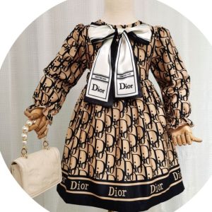 Dior Replica Child Clothing Brand: Dior Fabric Commonly Known As: Cotton Polyester Fabric Commonly Known As: Cotton Polyester Pattern: Letter Number Of Pieces: Single Sleeve Length: Long Sleeves Collar: Crew Neck