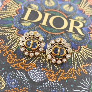 Dior Replica Jewelry Brand: Dior Ear Piercing Material: 925 Silver Ear Piercing Material: 925 Silver Mosaic Material: Alloy Style: Palace Craft: Make Old Pattern: Plant Flowers
